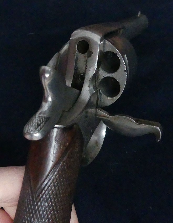 Gros revolver Belge british constabulary de type RIC calibre 442 Webley pour l'export
