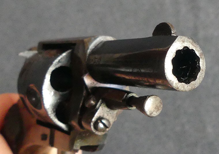 Trés beau revolver Bull-dog en finition de luxe Jaspée calibre 320