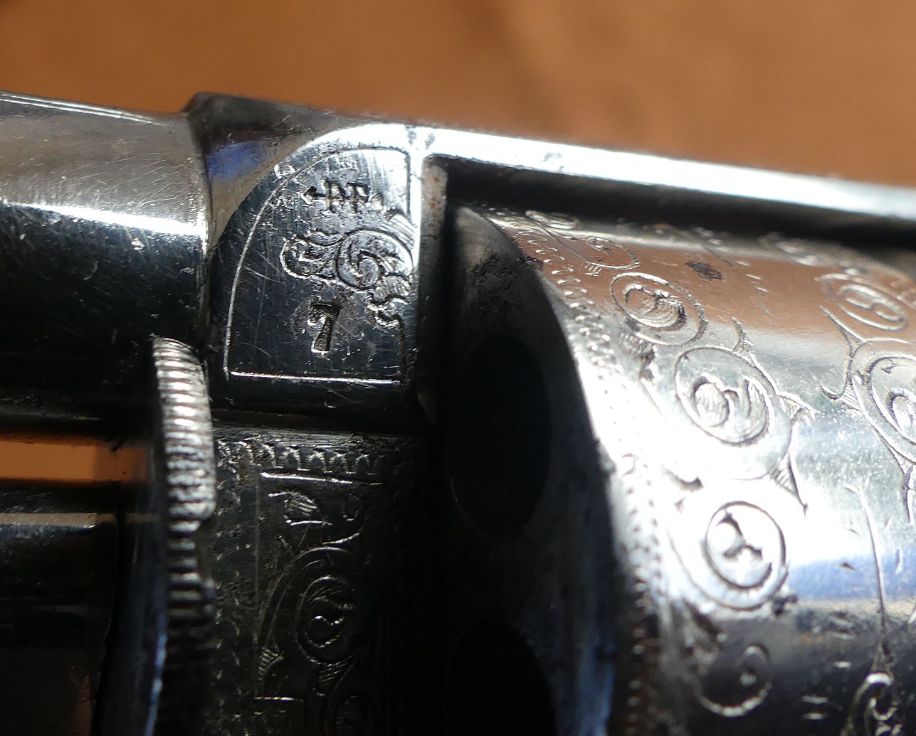 Trés beau Révolver Bull-dog cal 320 avec étuis en finition dite de luxe gravé