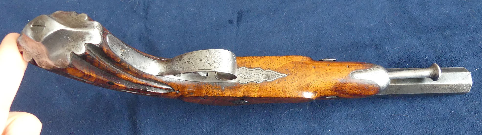 Beau pistolet de voyage a percussion de production Liégeoise vers 1830
