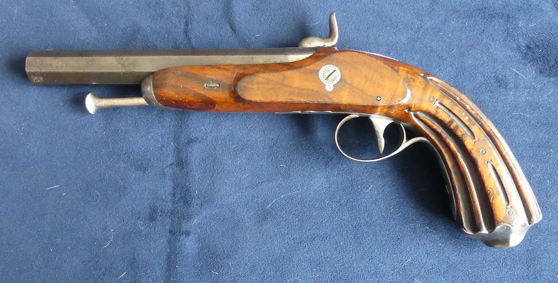 Beau pistolet de voyage a percussion de production Liégeoise vers 1830