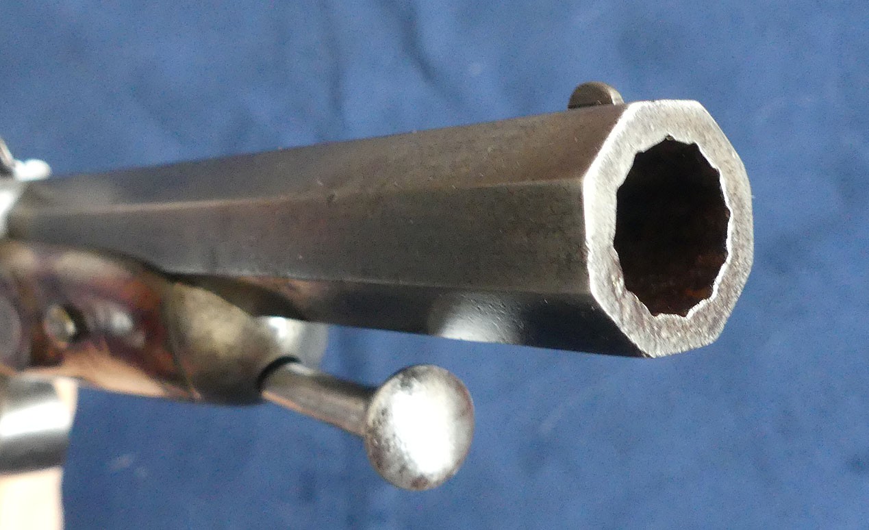 Beau pistolet de voyage a percussion de production Liégeoise vers 1830