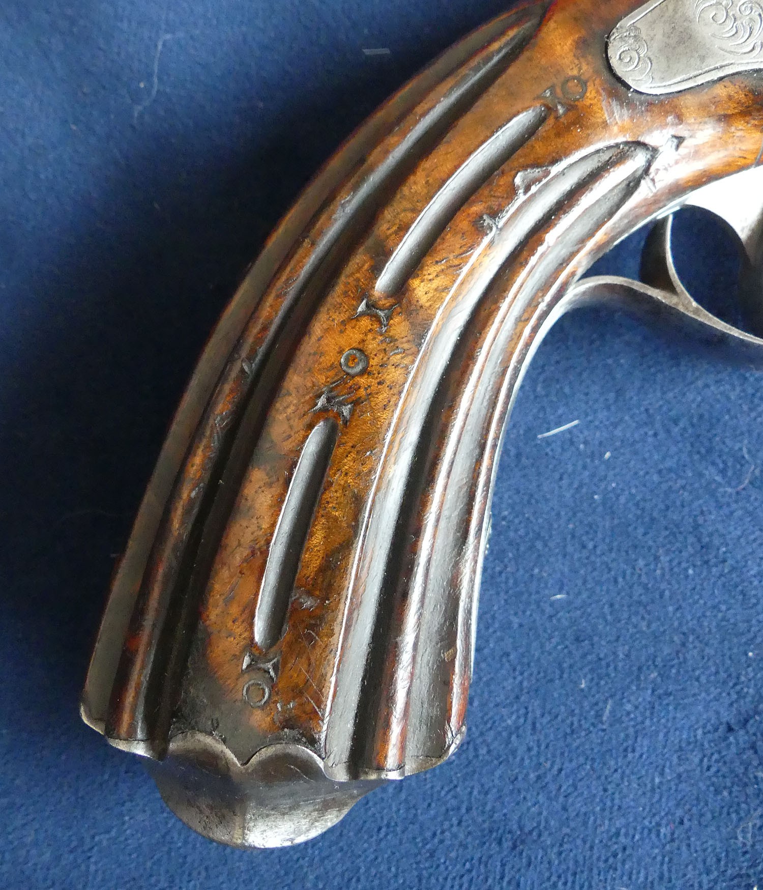 Beau pistolet de voyage a percussion de production Liégeoise vers 1830